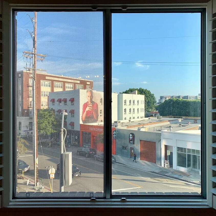 view outside - 629 Traction Ave