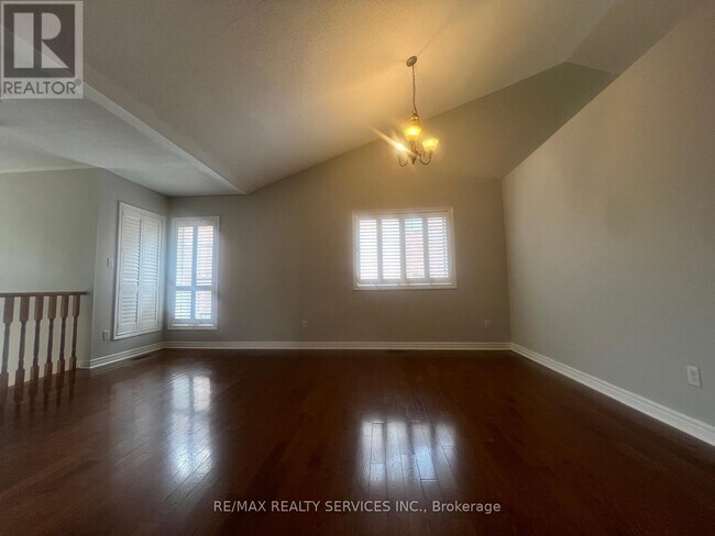 Building Photo - 7 Ladywood Ct