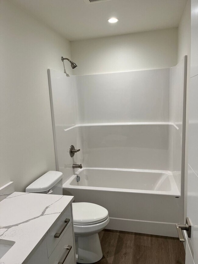 Building Photo - Brand New 3 bedroom, 2.5 Bath Townhomes