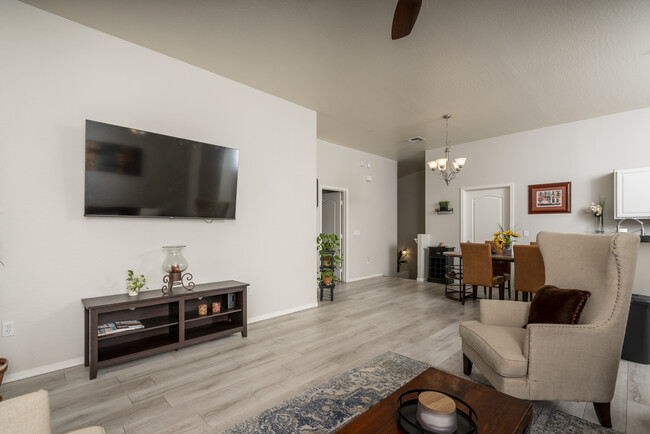 Foto del edificio - 2550 E Deer Valley Dr