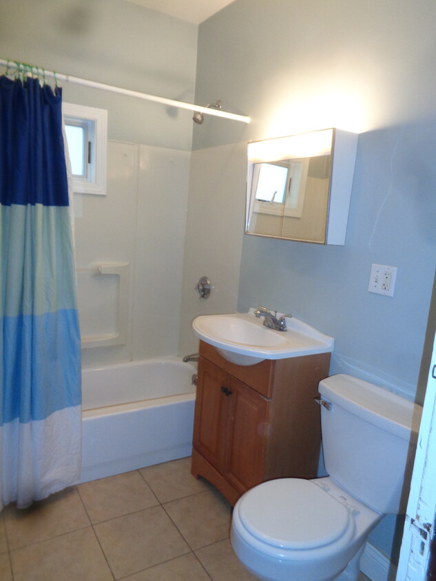 Primary Photo - 61 Grove St