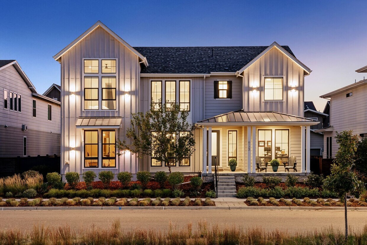 Foto principal - 6 Bedroom 5.5 Bathroom Single Family Home ...