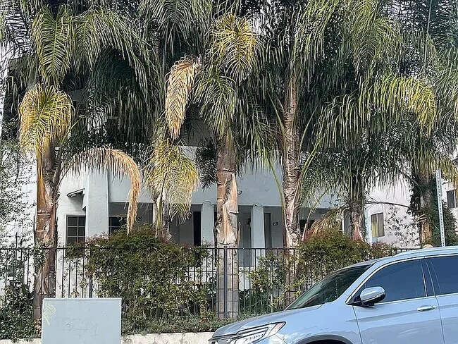 Building view - 1631 1/2 Morton Ave