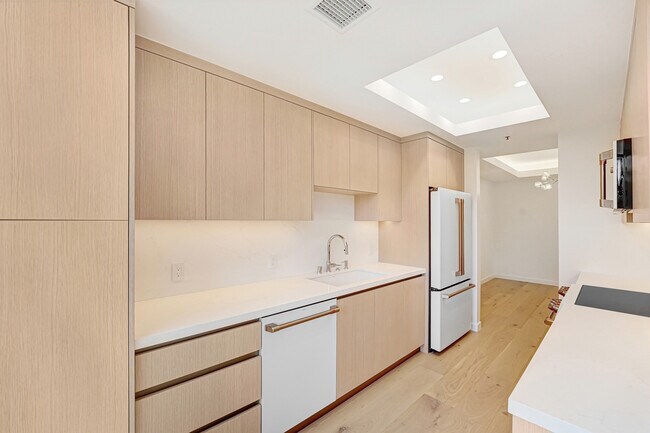 Foto del edificio - 2112 Century Park Ln