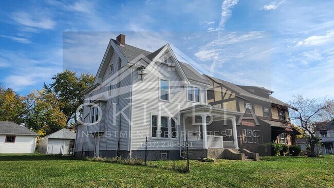 Building Photo - 1305 Amherst Pl