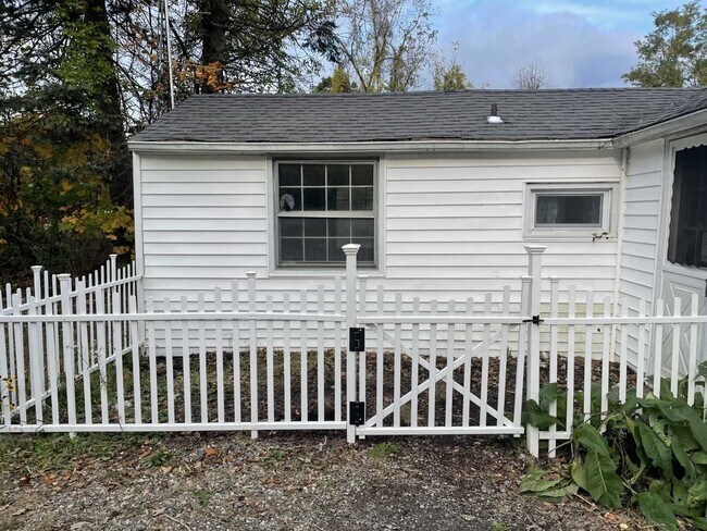 Building Photo - 355 W Kerley Corners Rd