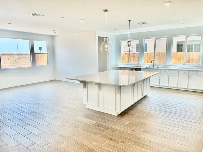 Foto del edificio - BRAND NEW 5/3 Lennar In Riverstone Community