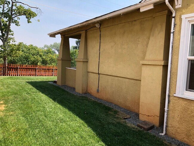 Foto del edificio - Enjoy The River Breeze On The Front Porch