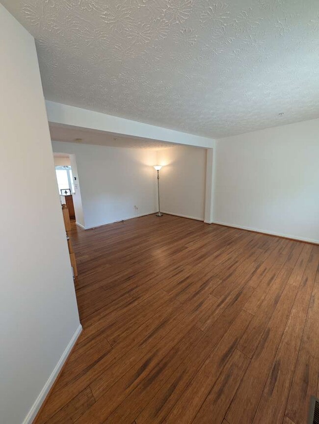 Foto del edificio - 2450 Ivy Landing Way