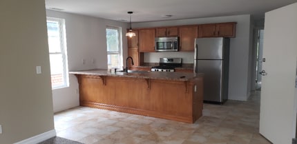 Building Photo - 517 Park Ave