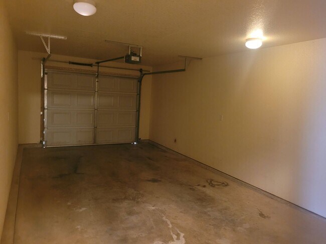Foto del edificio - 16880 Huntington Ln