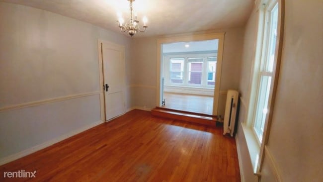 Building Photo - 40 Howland Terrace