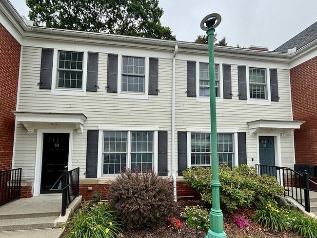 Building Photo - 54 Fairgate Dr