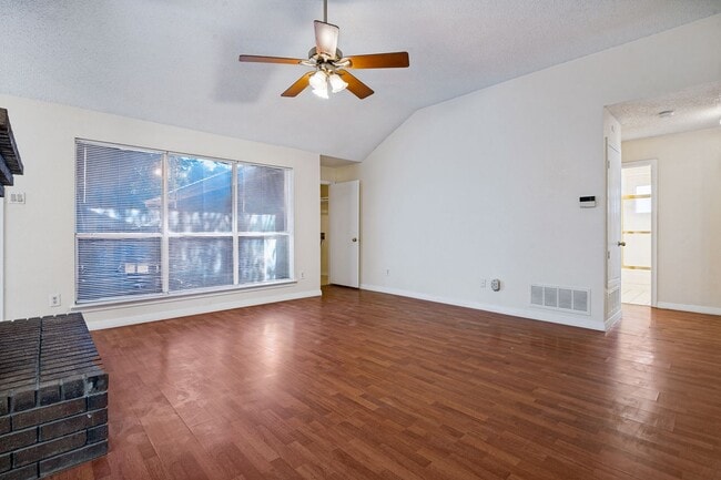 Building Photo - 2230 Cedarwood Dr