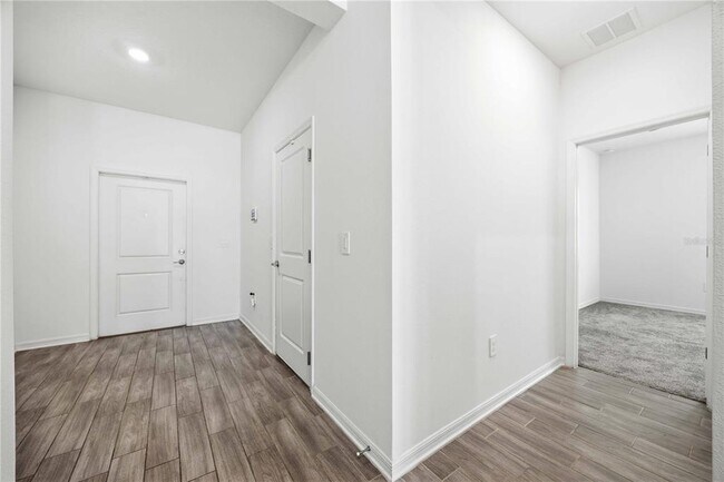 Foto del edificio - 122 Inman Blvd
