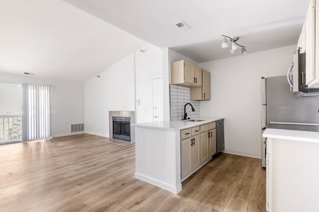 Building Photo - Hawthorn at Oakhurst
