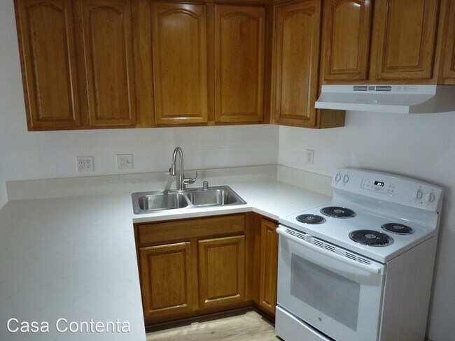 Foto del edificio - 8780 Shoreham Dr