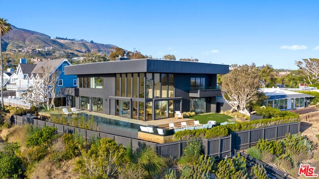 Foto del edificio - 6463 Surfside Way