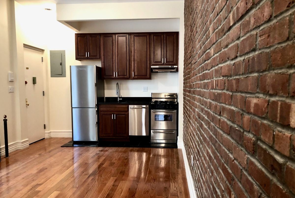 Primary Photo - 55 W 105th St