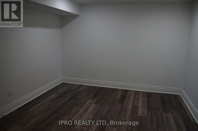 Building Photo - 7 Mallard Crescent