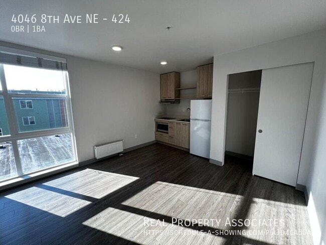 Building Photo - 4046 8th Ave NE