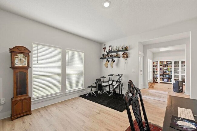 Foto del edificio - 5534 Blake Ln