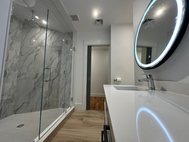 Foto del edificio - 452 Centre St