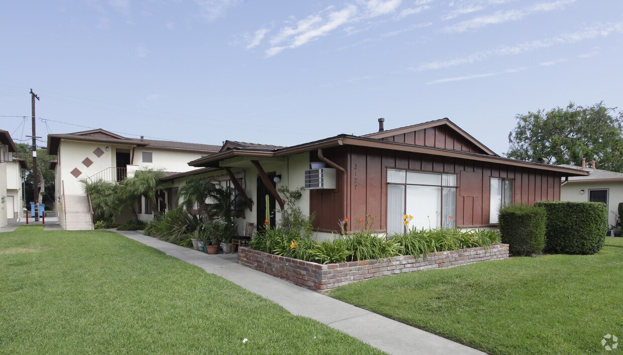 Primary Photo - 2127 W Ball Rd