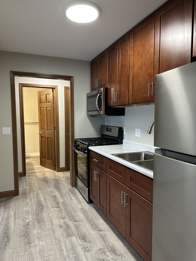 Building Photo - Lyndale Garden