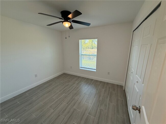 Building Photo - 917 Graystone Ave