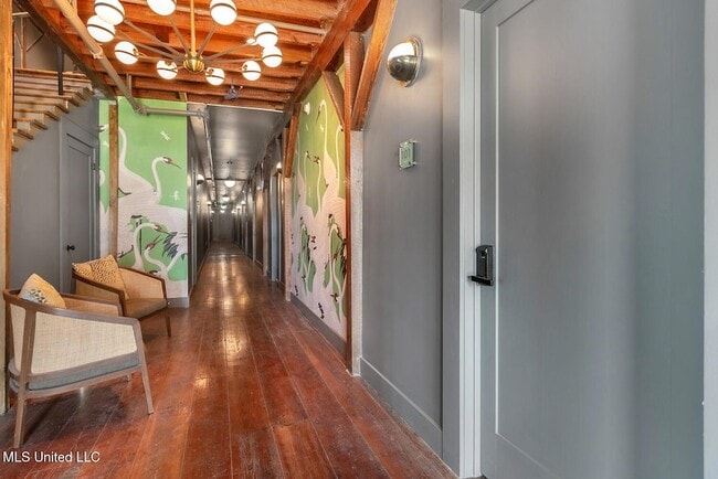 Building Photo - 301 S Toulme St