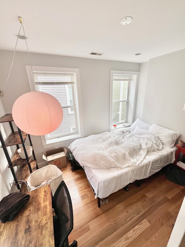 Foto del edificio - 721 Parker St