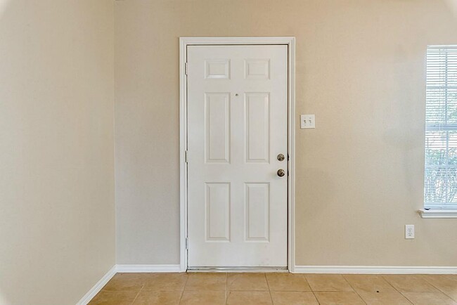 Building Photo - 18311 Austin Oak Ln