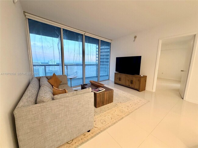 Foto del edificio - 465 Brickell Ave