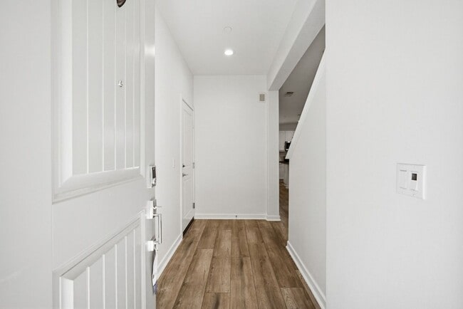 Building Photo - NEW LISTING 4 Bedroom, 3 Bathroom, 2 Garage Detached Condominium, with HVAC, Tankless Water Heate...