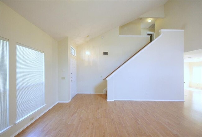 Building Photo - 8005 Tantara Ct