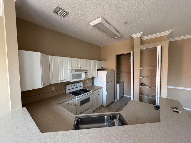 Foto del edificio - 4600 SW 160th Ave