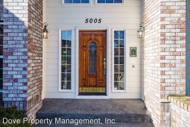 Building Photo - 4 br, 2.5 bath House - 5005 NW Sierra Ct.