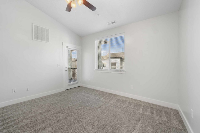 Building Photo - 13687 S Hanley Ln