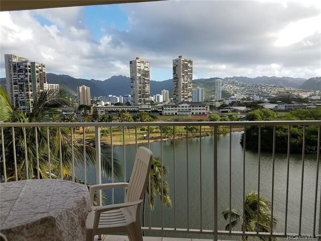Building Photo - 2211 Ala Wai Blvd