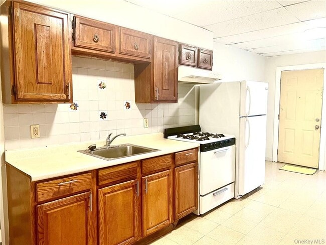 Building Photo - 58 Cottage St