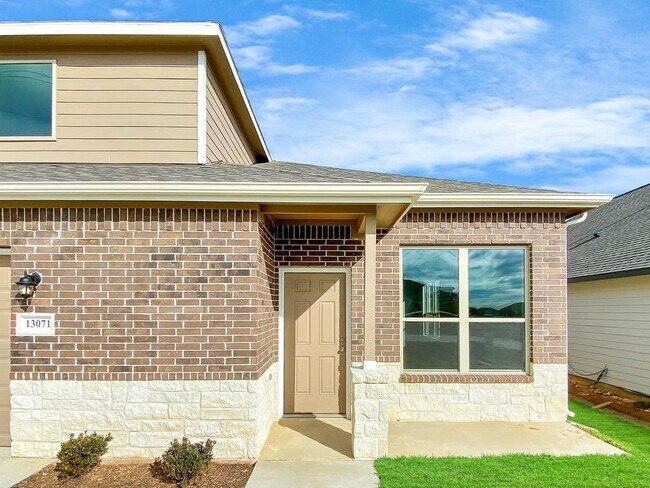 Foto del edificio - 13071 Clearview Dr