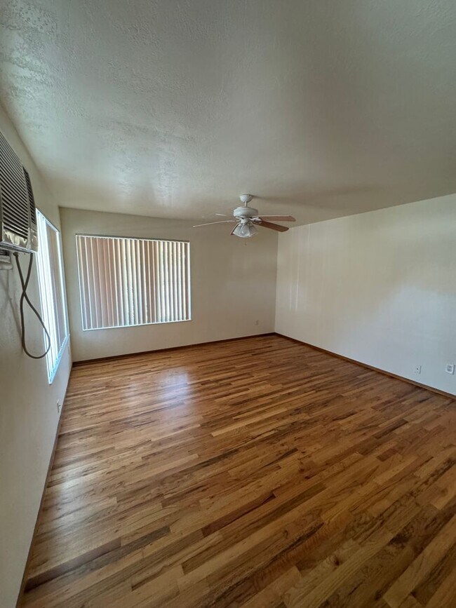 Building Photo - Tamarack 1100/1102