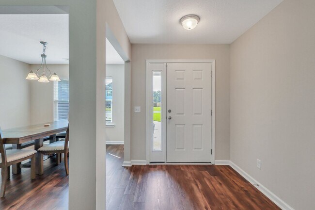 Foto del edificio - AVAILABLE NOW! (Pet Friendly)