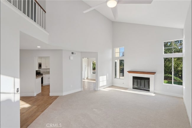 Foto del edificio - 16021 Augusta Dr