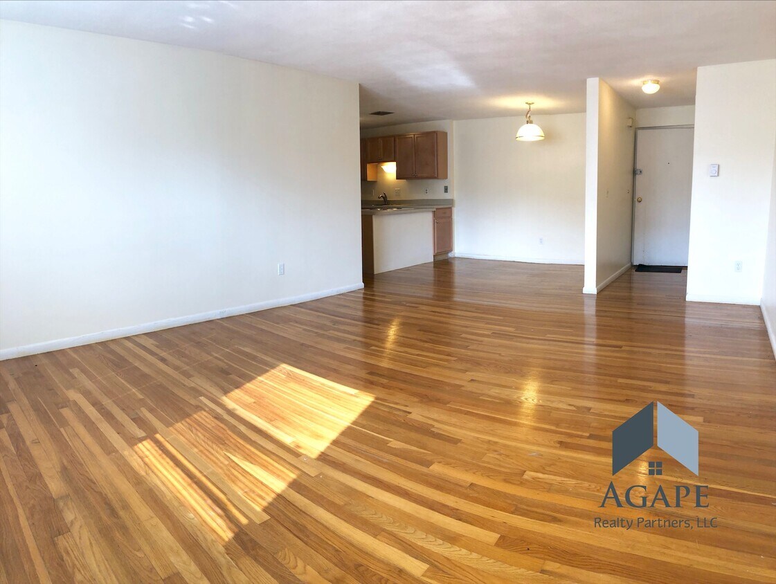 Building Photo - 40 Rockland Ave