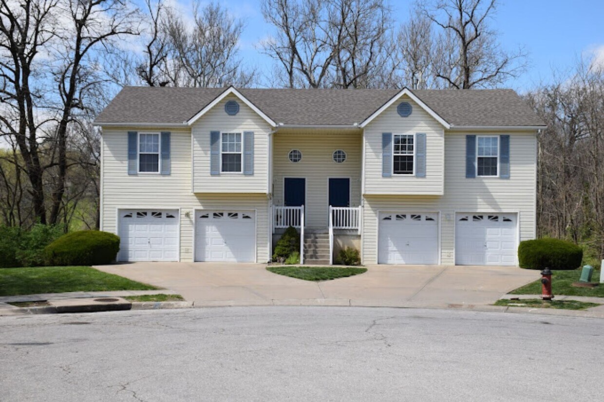 Foto principal - 5817-5819 NE 42nd St