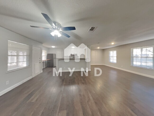 Foto del edificio - 321 Cotillion Rd