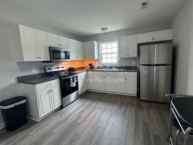 Foto del edificio - 2414 Heath Ln