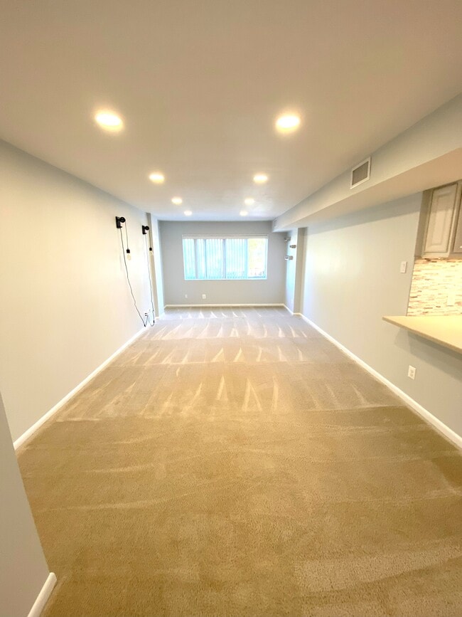 Building Photo - 5340 Holmes Run Pky